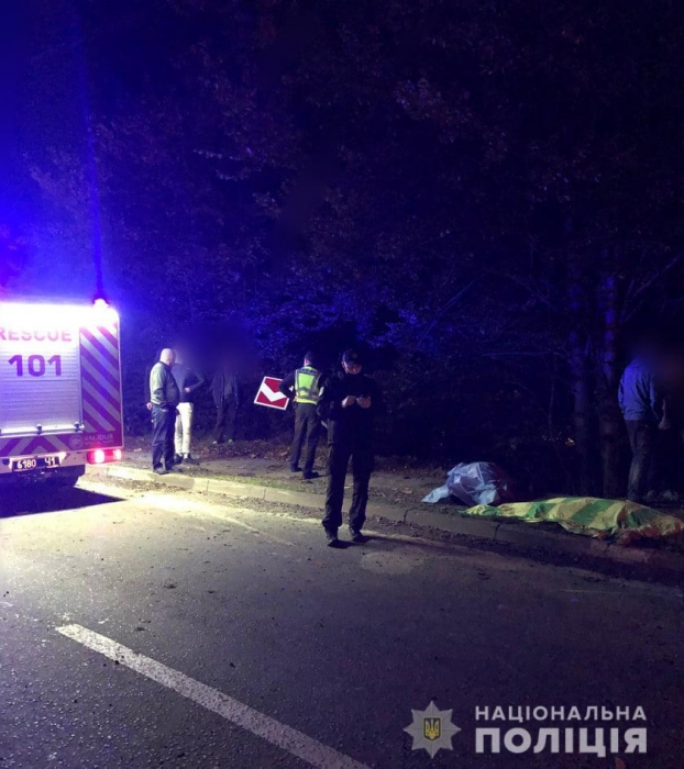 На Прикарпатье автомобиль с пассажирами слетел в пропасть - есть погибшие