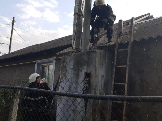 В Николаеве горел жилой дом: пожарные успели спасти близстоящие здания