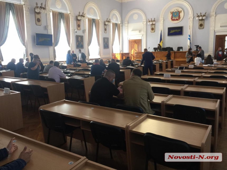 Депутаты так и не собрались на сессию — Сенкевич объявил перерыв