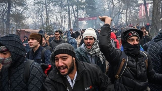Греция намерена достроить стену на границе с Турцией из-за мигрантов