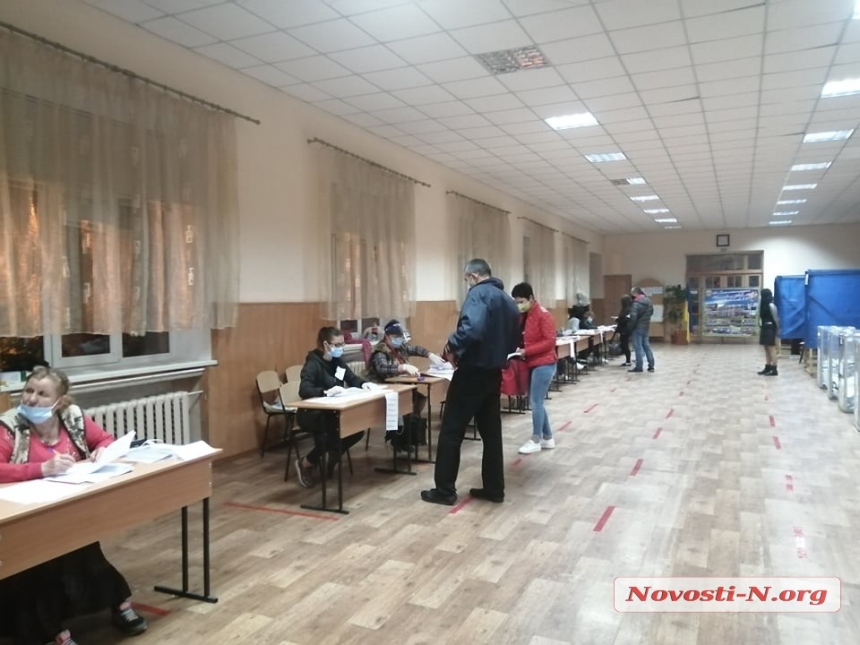 Выборы в Николаеве: голосовать не пустили парня с заболеванием