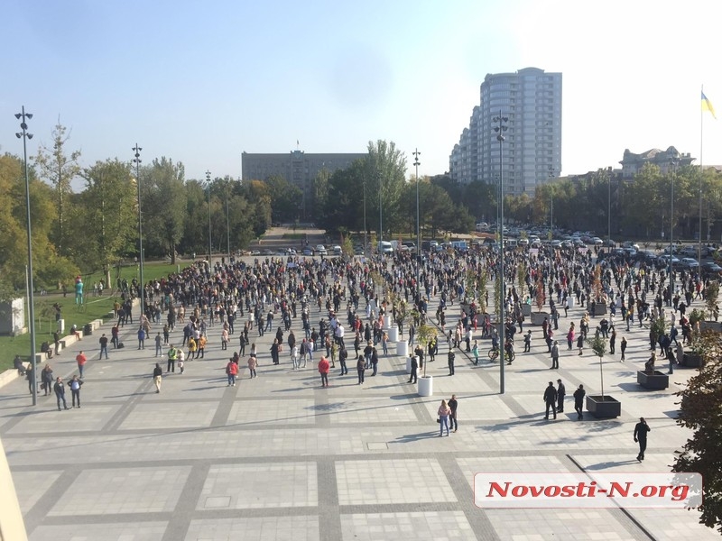 В Николаеве митингуют против запрета работы культурных заведений в «красной» зоне