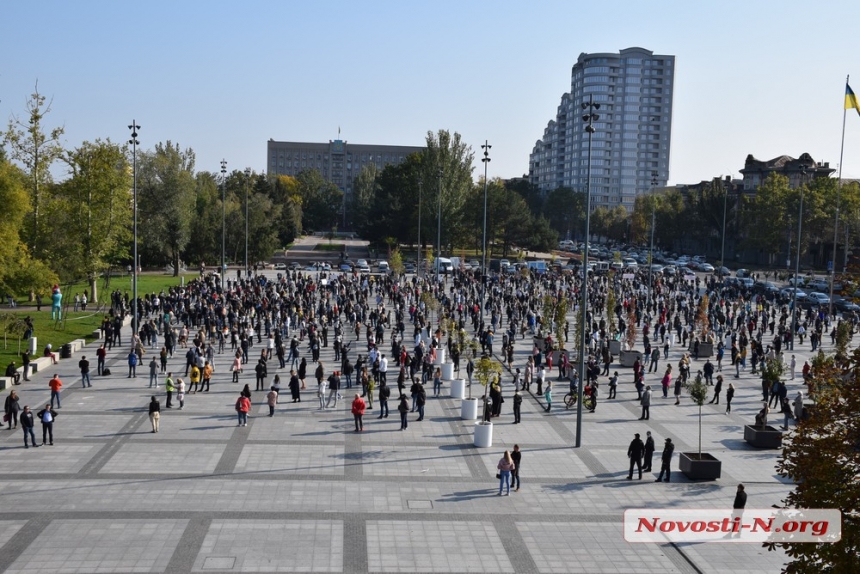 В Николаеве митингуют против запрета работы культурных заведений в «красной» зоне. ВИДЕО