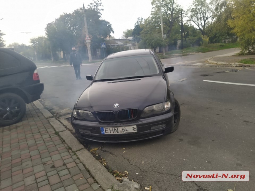 В Николаеве полиция изъяла из СТО автомобиль преступников