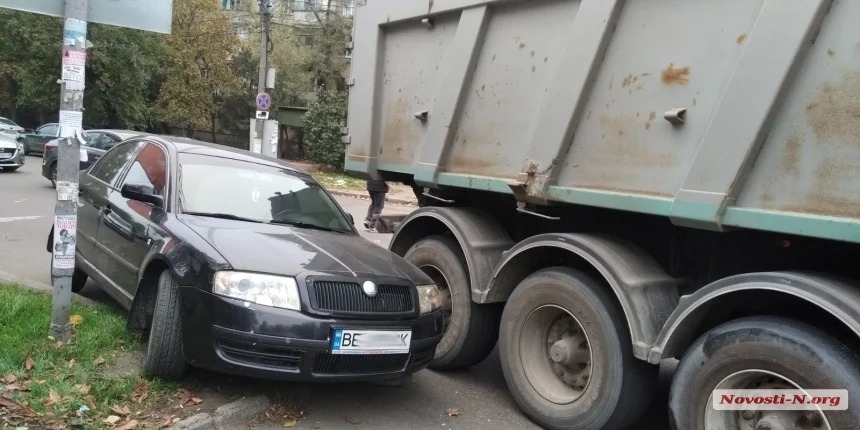 Двое пострадавших детей и 17 разбитых авто: все аварии 4 ноября в Николаеве