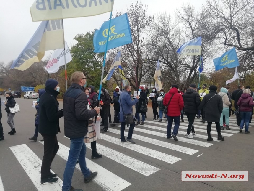 В Николаеве предприниматели перекрыли трассу на Одессу