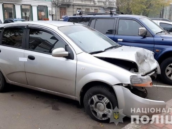 В Одессе женщина угнала автомобиль такси и попала в ДТП