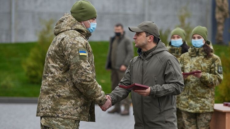 Военных, контактировавших на Донбассе с Зеленским, отправят на обсервацию