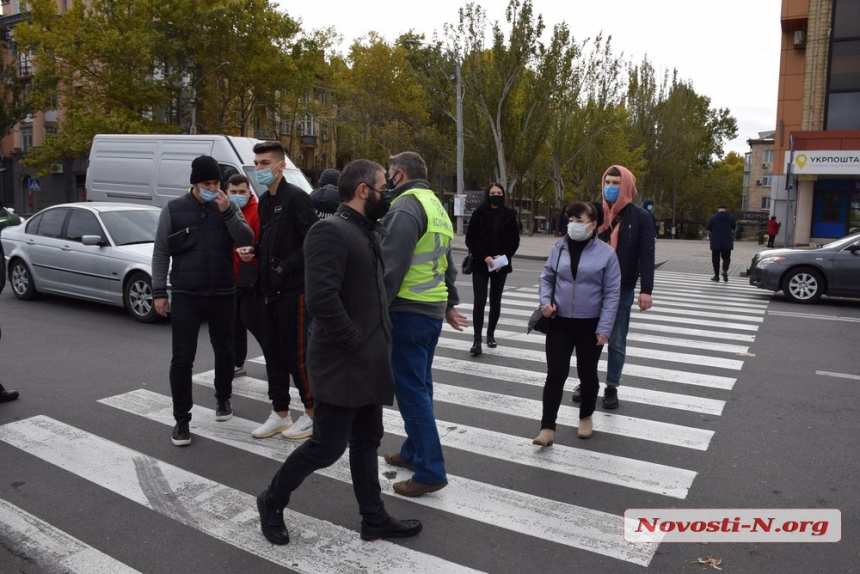 В Николаеве предприниматели митингуют против «карантина выходного дня»