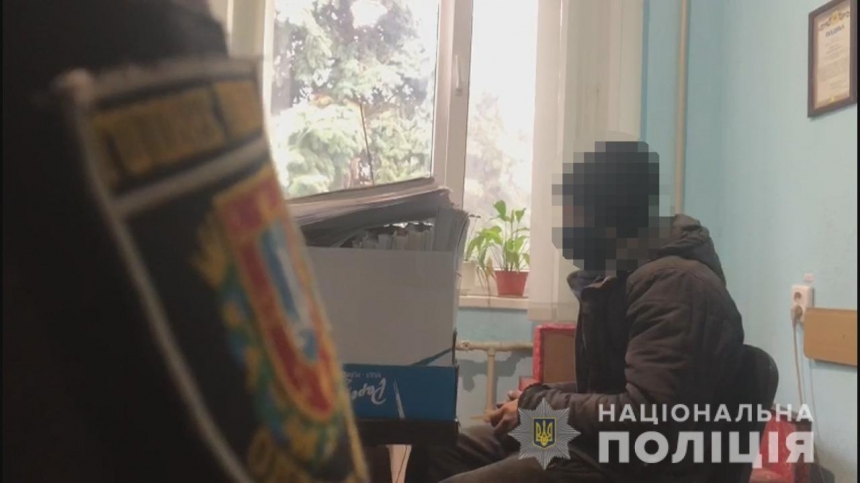 В Одесской области 20-летний парень набросился на родителей с ножом — мать умерла в больнице