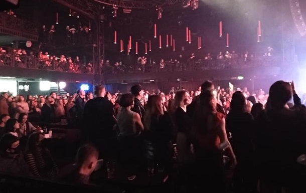 Во Львове полиция прекратила концерт популярной группы в ночном клубе