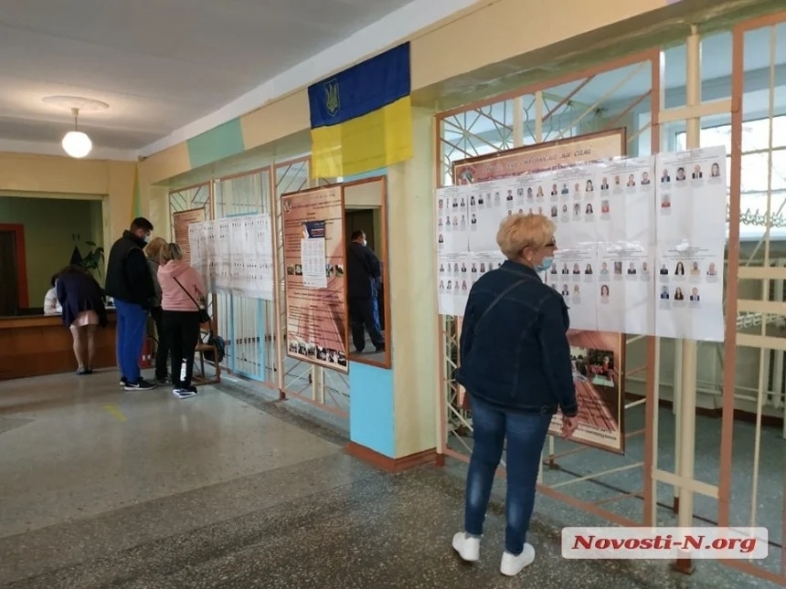 В Украине проходит второй тур выборов мэров: фиксируют первые нарушения