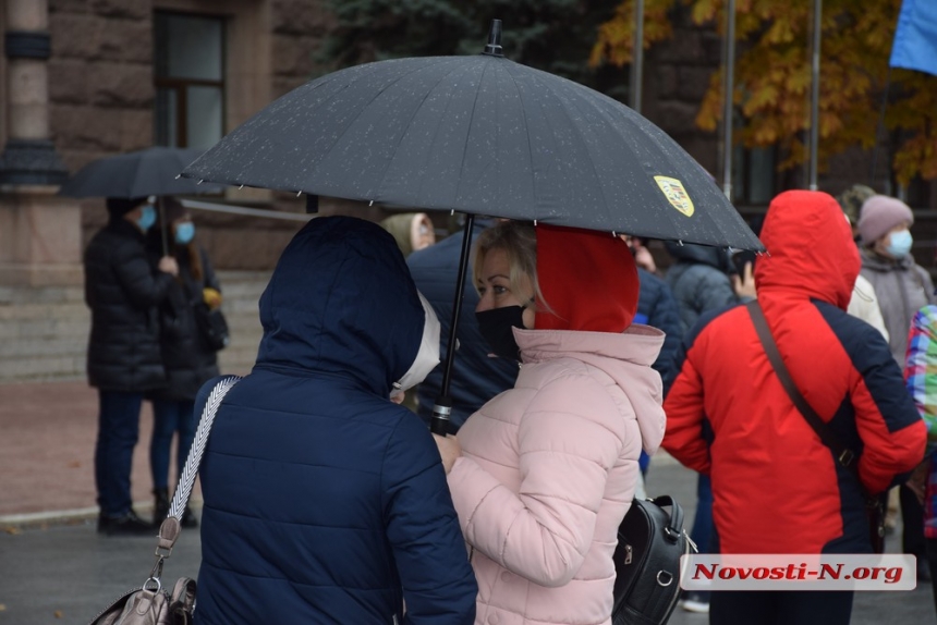 В Николаеве предприниматели снова митингуют против карантина выходного дня