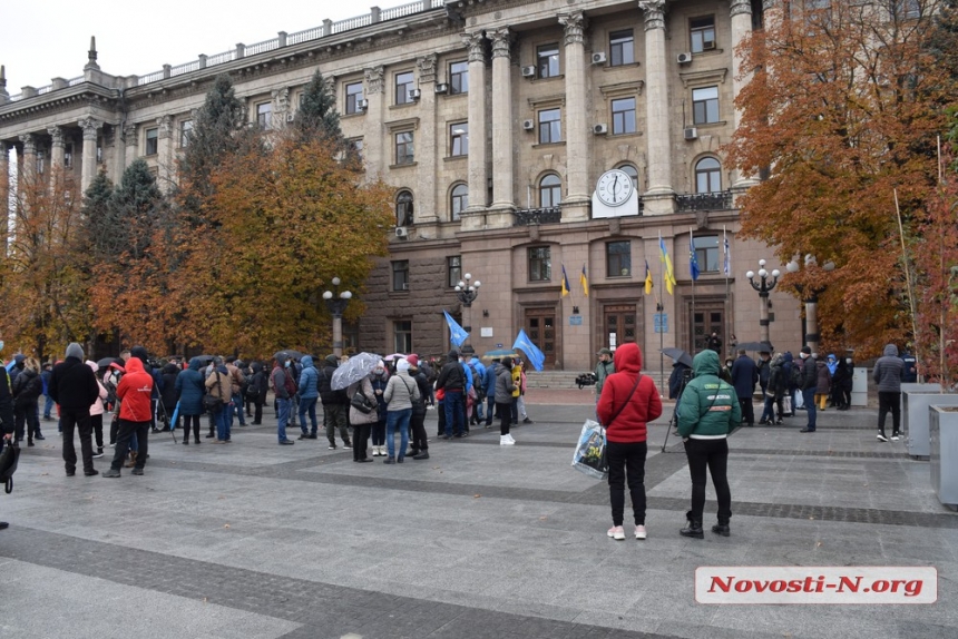 В Николаеве предприниматели снова митингуют против карантина выходного дня