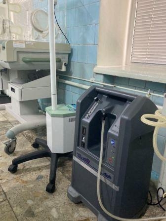 Николаевской детской горбольнице №2 подарили кислородный концентратор