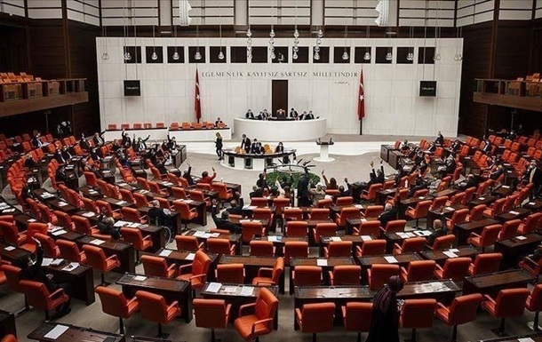 Парламент Турции одобрил отправку военных в Азербайджан