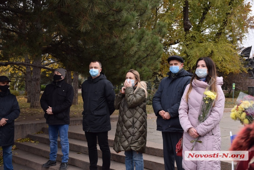 День достоинства в Николаеве: националисты провели шествие. ФОТОРЕПОРТАЖ