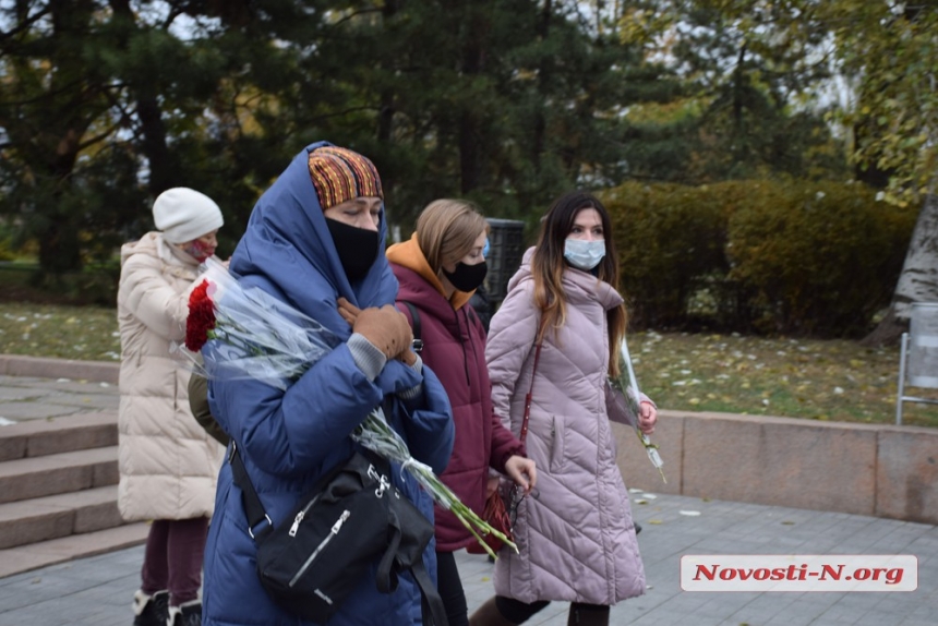 День достоинства в Николаеве: националисты провели шествие. ФОТОРЕПОРТАЖ