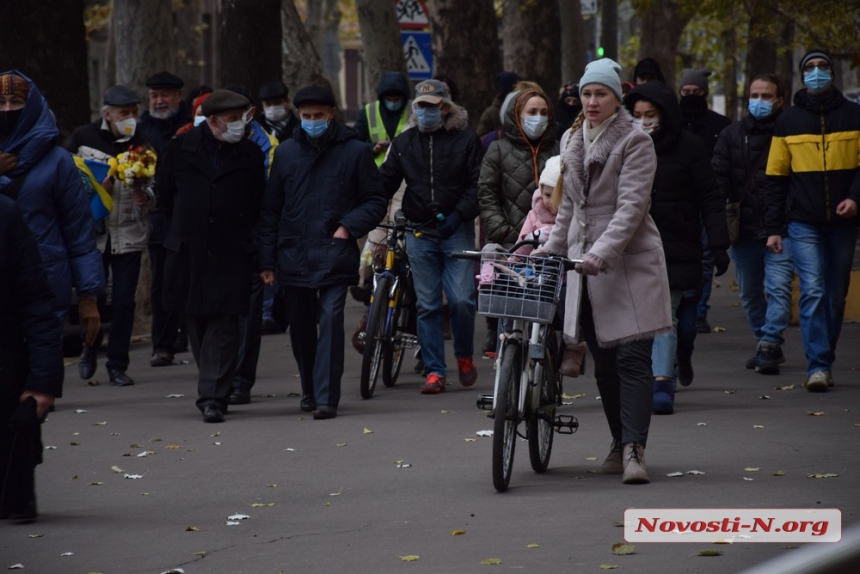 День достоинства в Николаеве: националисты провели шествие. ФОТОРЕПОРТАЖ