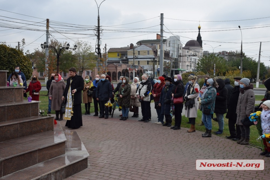 День достоинства в Николаеве: националисты провели шествие. ФОТОРЕПОРТАЖ