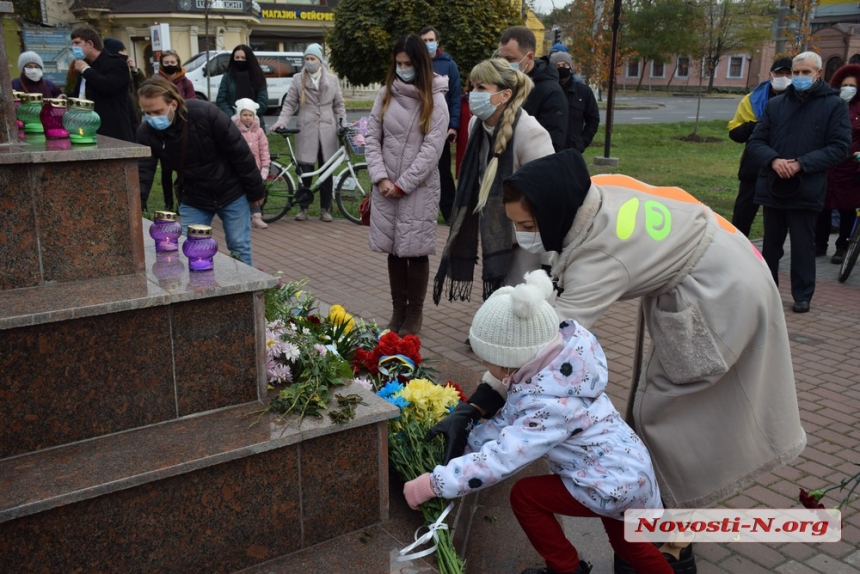 День достоинства в Николаеве: националисты провели шествие