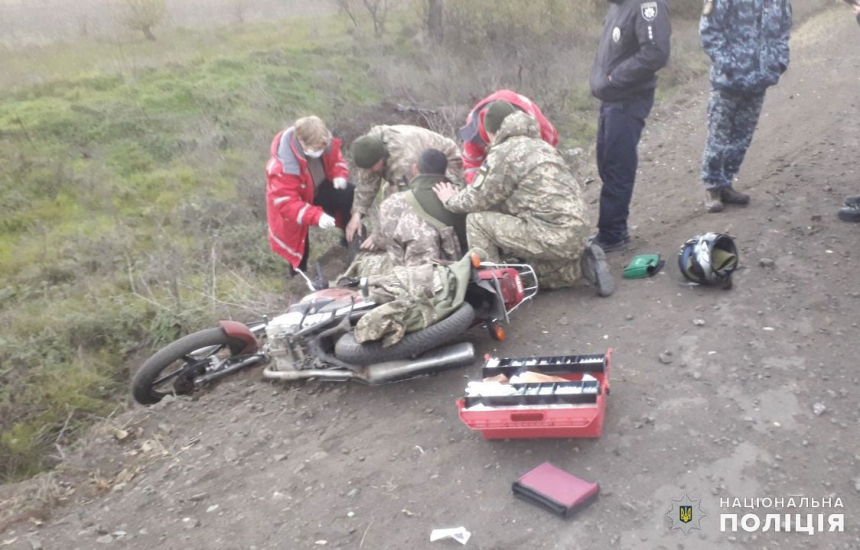 Под Очаковом столкнулись «ВАЗ» и мотоцикл: пострадал военнослужащий