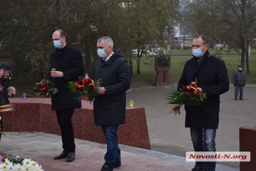 В Николаеве почтили память жертв голодомора