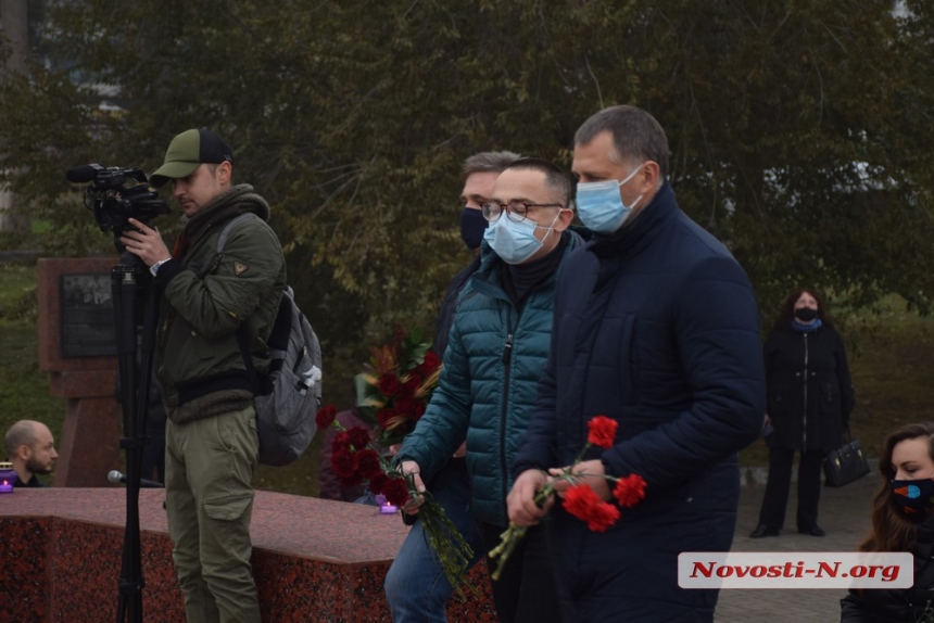 В Николаеве почтили память жертв голодомора