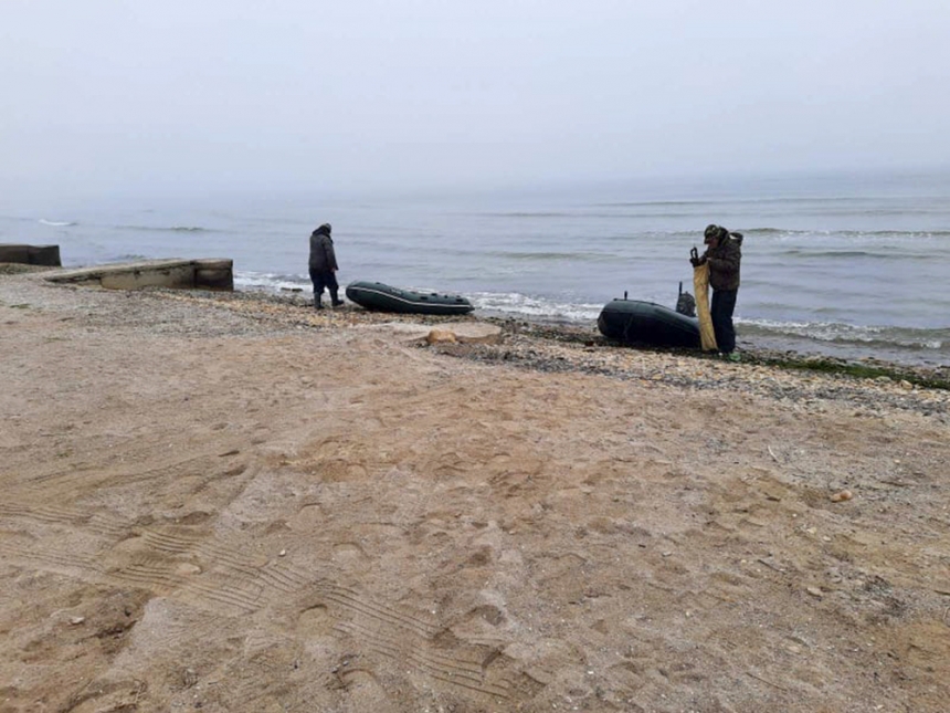 В Николаевской области спасли рыбаков, которые заблудились в море