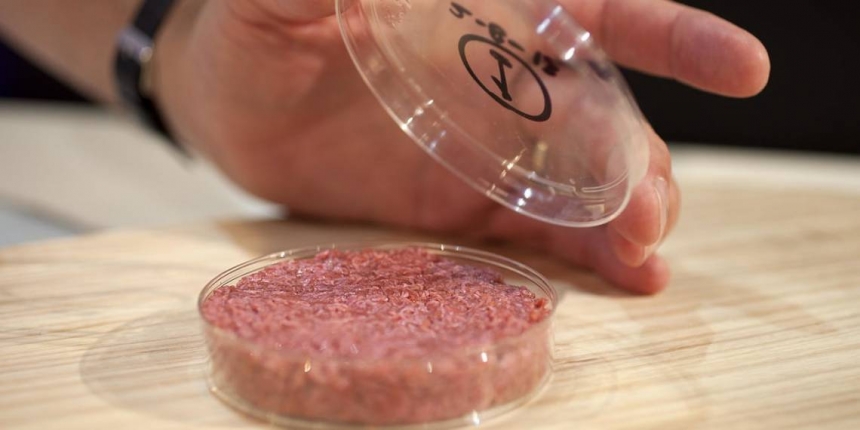 Впервые в мире разрешили продавать искусственное мясо