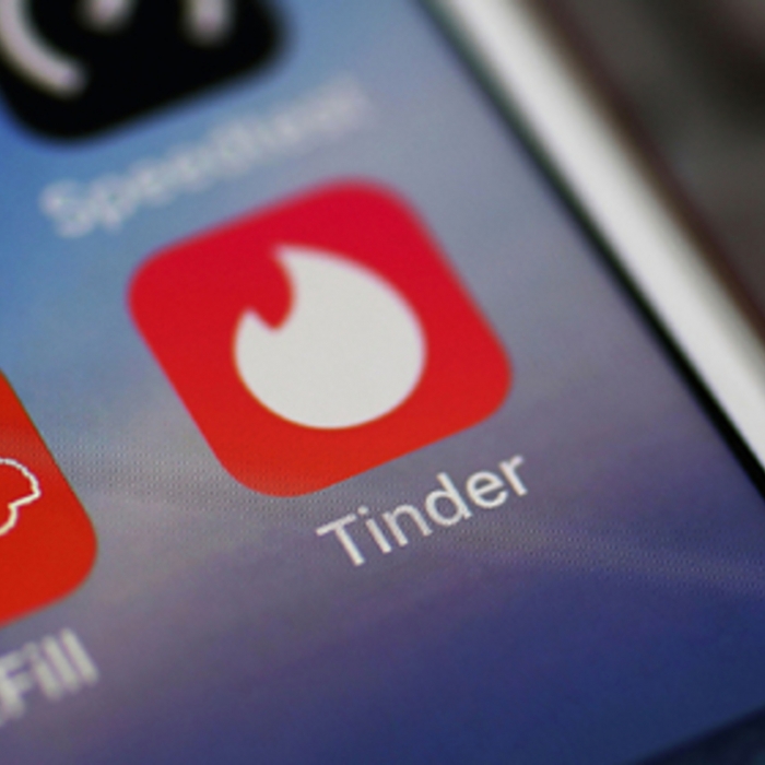 Насильник, который знакомился с жертвами в Tinder, получил 17 лет тюрьмы