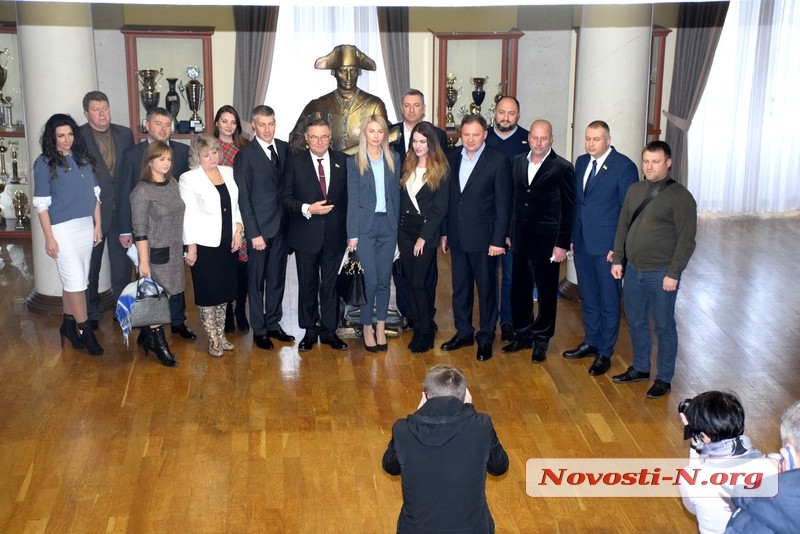 Как новоизбранные депутаты Николаевского горсовета отработали свою первую сессию. ФОТОРЕПОРТАЖ