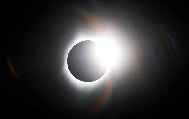 Жители Земли во время затмения увидят «солнечную корону»