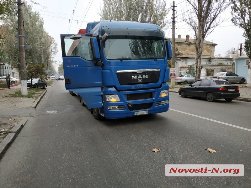 В больнице умерла пенсионерка, которую сбила фура в центре Николаева