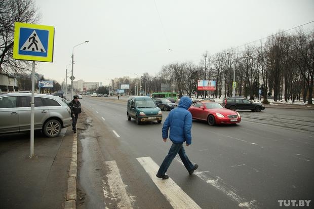 Назван самый опасный день недели для водителей и пешеходов