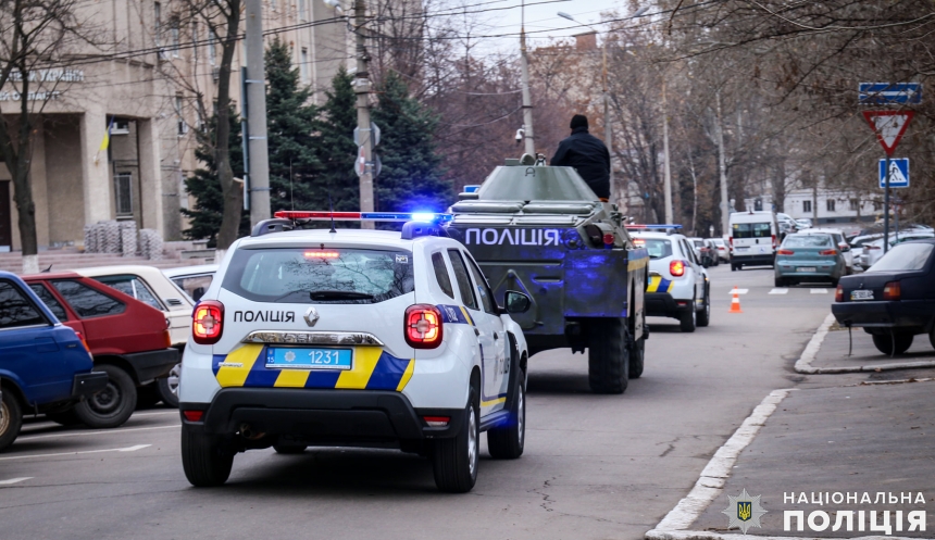 «Рено» и БРДМ: николаевские полицейские получили девять новых автомобилей