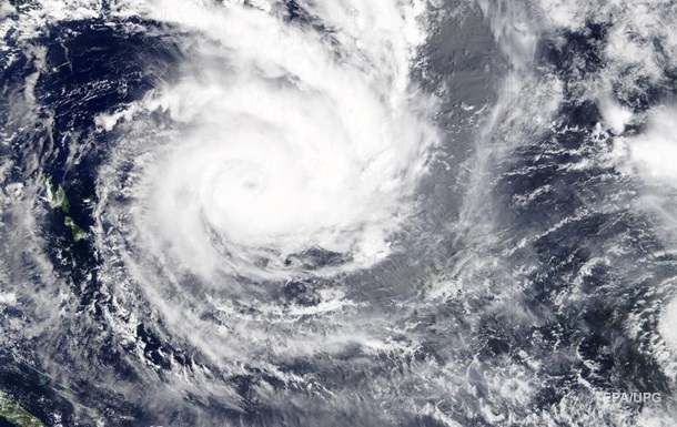 На Фиджи обрушился ураган: есть жертвы, один из островов полностью разрушен
