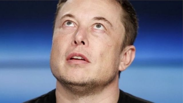 Илон Маск задался вопросом о переводе баланса Tesla в биткоины