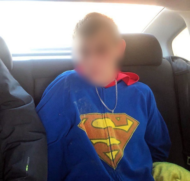 В Славянске задержали парня в костюме супермена, подозреваемого в тройном убийстве 
