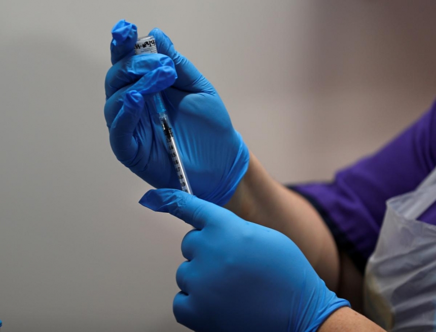 Китай готов поставлять в Украину вакцину от коронавируса, - Кулеба