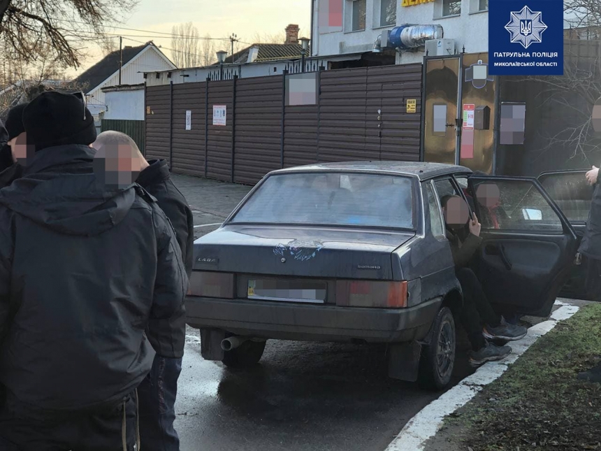 В Николаеве друг пьяного водителя пытался дать взятку патрульным