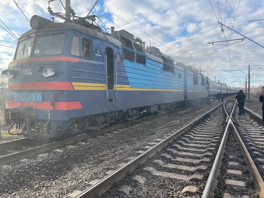Пассажирский поезд «Николаев-Рахов» загорелся в Ровенской области 