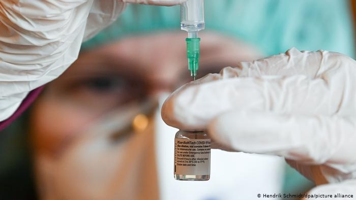 Глава ВОЗ призвал богатые страны поделиться вакциной с COVAX