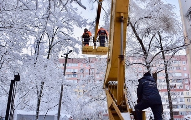 В Николаевской области из-за непогоды обесточены 12 населенных пунктов