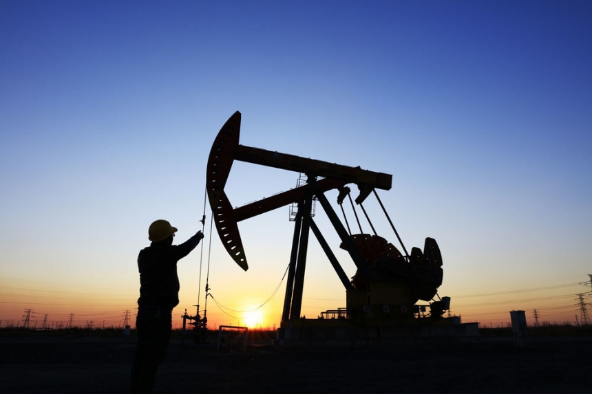 Мировые цены на нефть упали из-за роста заражений коронавирусом