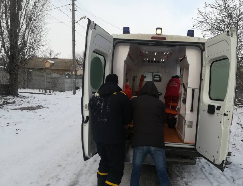 Николаевские спасатели помогли медикам в транспортировке больных