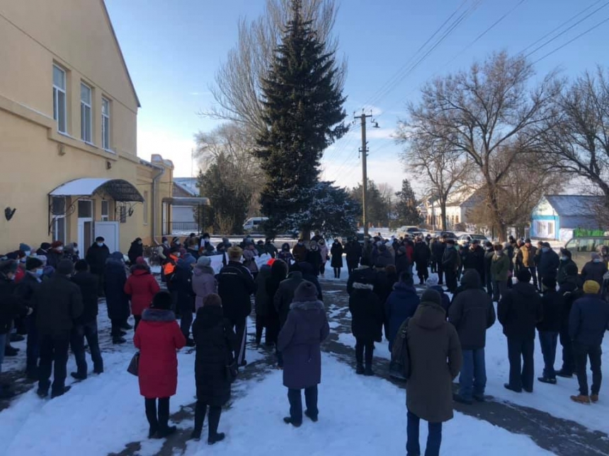 Жители села в Николаевской области вышли на акцию протеста против повышения тарифов