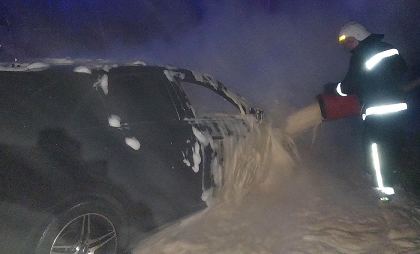 Ночью в Николаевской области горели три автомобиля
