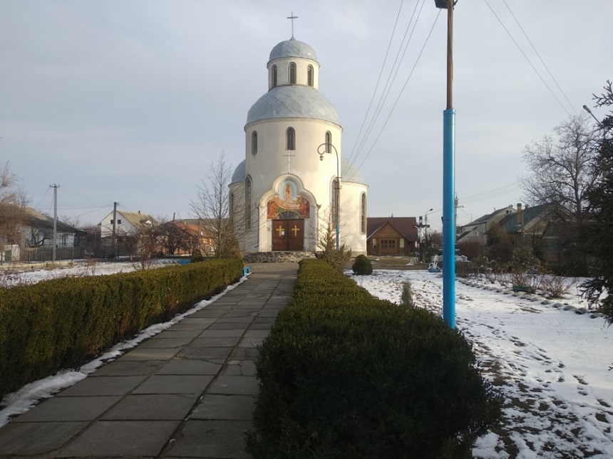 В Черкасской области подростки пробрались в церковь, чтобы заняться там сексом