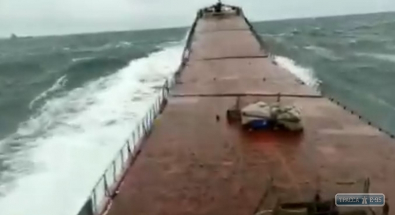 Опубликовано видео крушения сухогруза Arvin с одесскими моряками